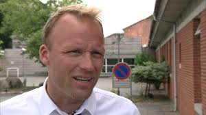 Lange ventetider ved lægen: Kirsten ventede over en time i telefonen