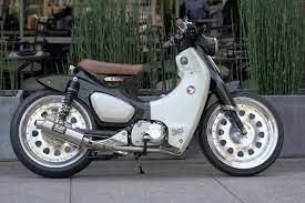 Sure, you'll love the classic look, but underneath that timeless bodywork it's packed with plenty of modern features. Three Must See Unexpected Honda Customs Cub Monkey Crf450l