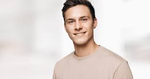 Home › programm › moderatoren Moderator Marius Schneider Radio Gong