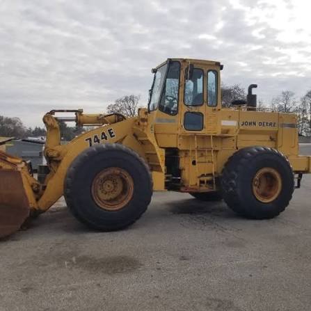 John Deere 744E Wheel Loader
