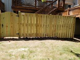 Installing a fence in baton rouge can be incredibly hard work and in order to need fewer repairs down the road, it needs to be done right. Board On Board Fence A1 Fencing