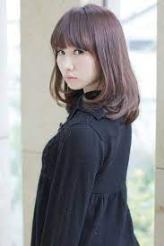 厚め前髪の内巻きミディアム ふんわり柔らかな髪質にします afloat ruvuaのヘアスタイル ヘアスタイル 前髪 ベース顔
