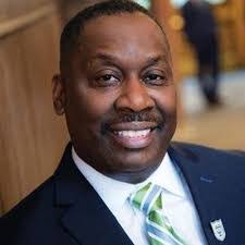 Dean Rounds's Instagram, Twitter & Facebook