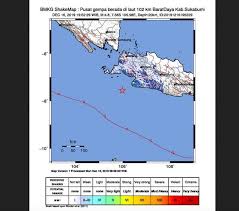 Pusat gempa berada di laut dengan kedalaman 103 km. Sukabumi Diguncang Gempa Magnitudo 4 8