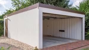 Carport mit abstellraum metall einzel carport metall stahl mit abstellraum · holz modern. Doppelgaragen Deluxe Mit Einem Grossen Sectionaltor