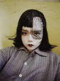 Ella had made multiple tearful posts