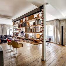 Décorez votre bureau dans le salon à l'aide d'un mur de galerie. 12 Idees Pour Amenager Un Bureau Dans Son Salon Femme Actuelle Le Mag