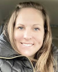 Jaclyn Pickering's Instagram, Twitter & Facebook