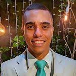 Daniel Azenon's Instagram, Twitter & Facebook