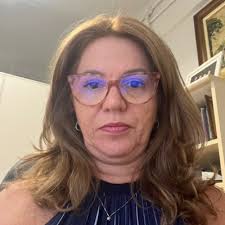 Entrevista com Ana Carolina Catelani de Oliveira sobre o tratamento  jurídico aos casos de abuso e violência sexual contra crianças e  adolescentes by Podcast da Amapar