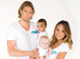 Et oui, camille lacourt ne se laisse pas abattre. People Camille Lacourt Et Valerie Begue La Crise L Effet Colibri The Hummingbird Effect