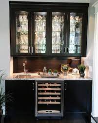 I Love The Glass Door Uppers And Would Love This In A Light Grey Cabinet With White Quartz Countertops Kitchen Wet Bar Bars For Home Home Bar Designs