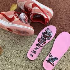 Thomas o valentine and 2 other siblings. Strangelove X Nike Sb Dunk Low Valentine S Day Ct2552 800