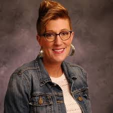 Heather Bach's Instagram, Twitter & Facebook