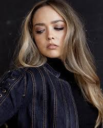 Vanessa Lezama's Instagram, Twitter & Facebook