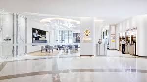 1893 พระองค์โปรดเกล้าฯ ให้ สร้างพระที่นั่ง 3 องค์. Siam Paragon