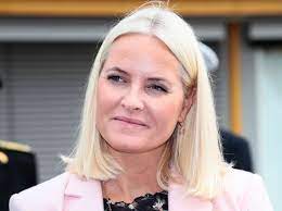A norwegian commoner and single mother with a disadvantaged past, she was a controversial figure at the time of her engagement to haakon in 2000. Noren Leven Mee Met Prinses Mette Marit Die Ernstige Longziekte Heeft Show Ad Nl