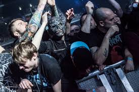 Und das ganze am besten ohne nötige maske und mindestabstand. Prepare For Hell Tour 2015 Metal De