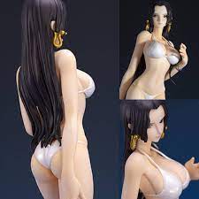ボア・ハンコック 究極美女の エロすぎる尻肉 Jカップの乳房が極小ブラからこぼれ落ちそう…  極小パンティが尻のワレメに食い込み…｜Yahoo!フリマ（旧PayPayフリマ）