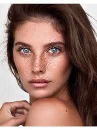 Robyn Marler's Instagram, Twitter & Facebook