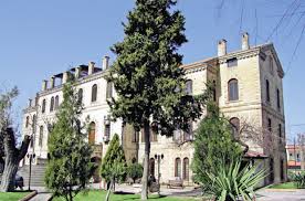 Otel mi hastane mi tereddütünde kaldığınız güzel bir binaya sahip, hizmeti ve kalitesi ile dillerde dolanan hastane. Gaziantep Amerikan Hastahanesi Nin 135 Kurulul Yildonumu Icin Belgesel Ve Kitapcik Yayinlandi