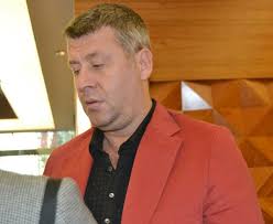 2006'da evlenen ünlü şarkıcı metin şentürk ile fulya kalkavan çifti geçtiğimiz yıl, şiddetli geçimsizlik nedeniyle boşanmaya karar verdi. Metin Senturk Un Eski Esi Fulya Kalkavan In Avukatindan Aciklama Magazin Haberleri Magazin Haberleri