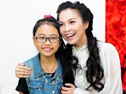 Trang tin tổng hợp giới trẻ. 14 Tuá»•i PhÆ°Æ¡ng Má»¹ Chi Gay Gio Táº¡o Bao Báº±ng Loáº¡t Scandal VÆ°á»£t Máº·t Cha Nuoi Quang Le