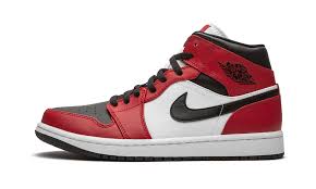 Air Jordan 1 Mid Chicago Black Toe 554724 069 2020 In 2020 Air Jordans Black Toe Jordan 1 Mid