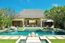 Construction Of Nipa Roof Without Frayed Edges Maison Bali Maison De Vacances Architecture De Maison