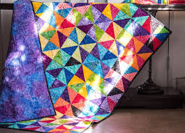 Who Doesn T Love A Sweet Pinwheel Quilt Pair 5 Charm Squares With The Boundless Batiks Collection For A Delightful Kaleidoscope Quilt Basic Quilt Quilt Kits