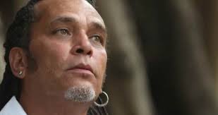 Cuban actor Luis Alberto García sends a message to those who are happy  about the situation in Cuba: "When you see me one of those early mornings,  with a piece of cardboard,