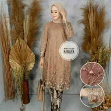 Untuk membuat model kebaya modern anda bisa melihat dari beberapa referensi yang ada, baik itu dengan melihat beberapa kebaya yang digunakan oleh artis idola anda hingga dari referensi lainnya. Tampil Menawan Saat Wisuda Dengan 10 Rekomendasi Kebaya Dari Bp Guide 2020