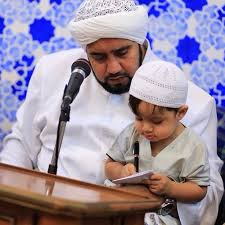 Habib syech adalah seorang ulama yang mempunyai ciri khas untuk mensyiarkan agama islam dengan sebuah lantunan sholawatnya. Habib Syech Bin Abdulqodir Assegaf Syiir Cinta Sahabat Rosul By Dodik Black Aditia