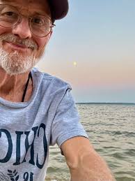 Hiking at Lake Texoma with dogs