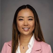 Kristen Bloomfield's Instagram, Twitter & Facebook