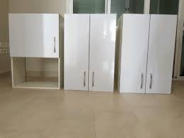 El mueble esta fabricado integramente con placas o tableros de melamina de 18 mm de espesor y el tablero es de postformado de formica.dependiendo del uso que vamos a darle al mueble podemos. Mil Anuncios Com Muebles Cocina Formica Brillo