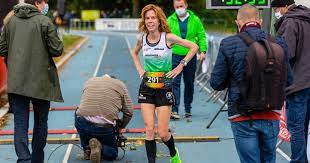 Ze loopt er haar derde marathon ooit. Mieke Gorissen Verrassend Belgisch Kampioene 10 Km Op De Weg Kan Het Eigenlijk Bijna Zelf Niet Geloven Sport In De Buurt Hln Be