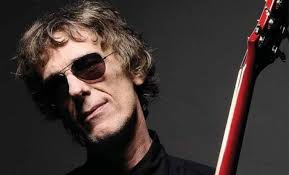 Esta página no es oficial. Video El 8 De Febrero De 2012 Murio Luis Alberto Spinetta Chaco En Linea Informa