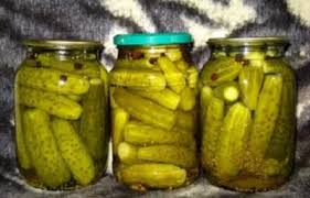 как засолить огурцы на зиму в банках с уксусом Marinovannye Ogurcy S Yablochnym Uksusom Na Zimu Recepty Bez Sterilizacii Pikantnyj Pryanyj Onwomen Ru V 2020 G Sinyaya Eda Eda Kulinariya