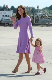 Princess charlotte dresses smocking william y kate punto smok blue dresses girls dresses smocked dresses kate dress moda vintage. Kate Middleton And Princess Charlotte Wearing Coordinating Outfits