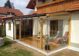 Schiebeverglasung Fur Holzkonstruktion Du Mochtest Deine Bestehende Holzterrasse Mit Schiebewanden Vergla Wintergarten Holz Uberdachung Terrasse Holz Pavillon