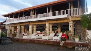 Krisna funtastic land and banjar hot springs are worth checking out if an activity is on the agenda, while those wishing to experience the area's natural beauty can explore lovina beach and tangguwisia bali beach. Restaurant Und Veranda Meerseitig Picture Of Villa Agung Beach Inn Lovina Beach Tripadvisor
