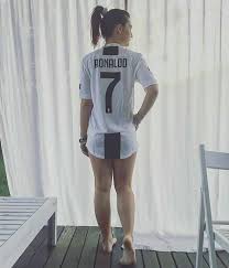 No, he doesn't have a tattoo. Forzajuve Ronaldo Soccer Girl Football Girls