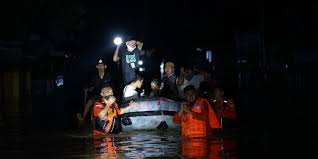 Rumah minimalis cuma 10 juta | model rumah panggung/gazebo. Berita Foto Banjir Bandang Gorontalo Ribuan Warga Mengungsi Jembatan Hanyut