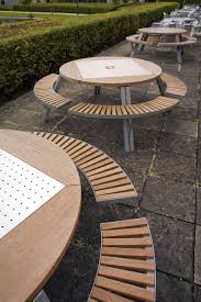 Round Picnic Table In 2020 Round Outdoor Table Round Picnic Table Outdoor Tables