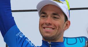 CyclingQuotes.com Van Asbroeck avoids crash in West-Flanders