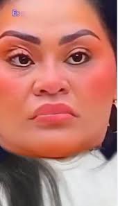 Mis amigos... En este caso, observamos cómo Ivelis demanda a este sujeto  por haberla expuesto en redes sociales de una forma infame. Por lo tanto,  exige una compensación monetaria por lo que