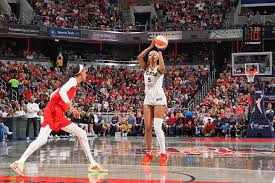 Caitlin Clark, Aliyah Boston power Fever to dominant win over Sky, Angel  Reese: Live updates, reaction - The Athletic