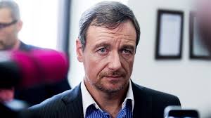 From wikimedia commons, the free media repository. David Rath Se Divil Milionum V Krabici Zajimave Idnes Cz