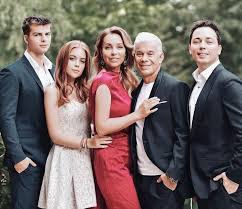 Maybe you would like to learn more about one of these? Edinstvennaya Muza Olega Gazmanova New Magazine Internet Izdanie O Znamenitostyah I Stile Zhizni